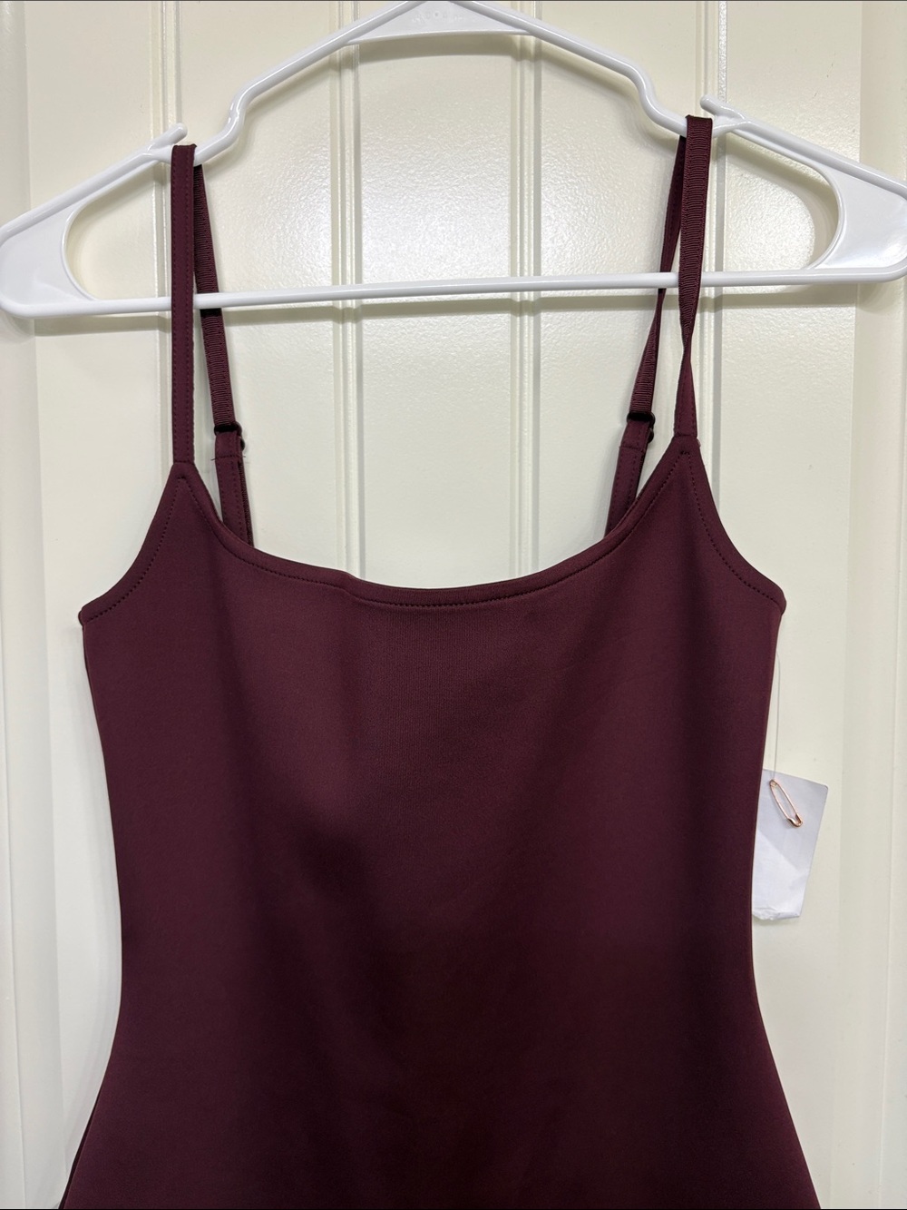 NWT Good American Slim Mini Dress in Burgundy - Picture 2 of 11